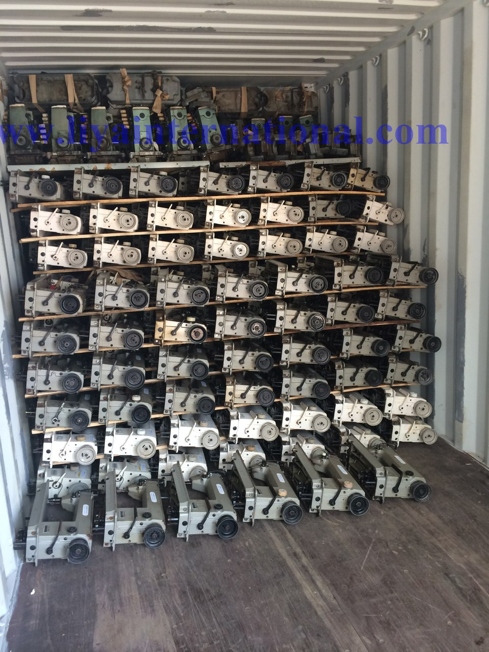 Loading sewing machines (66)