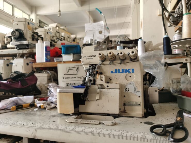 juki mo 6716 used overlock sewing machine